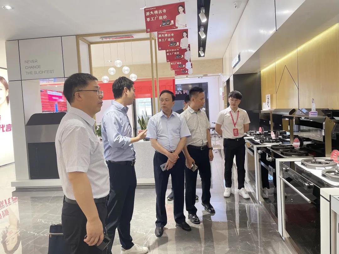 中國五金制品協(xié)會副理事長孟凡波一行蒞臨佳歌集團(tuán)參觀指導(dǎo)！