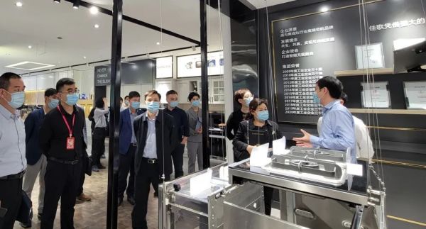 紹興市人大常委會(huì)黨組副書記邵全卯一行蒞臨佳歌參觀考察！