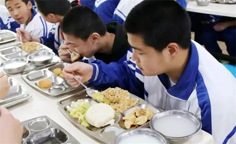 佳歌集成灶預(yù)祝考生們旗開得勝，金榜題名！